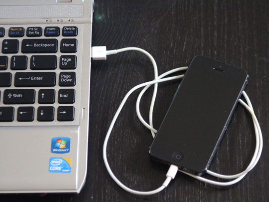 Revise el puerto USB